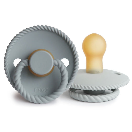 https://www.vanastenbabysuperstore.nl/media/catalog/product/8/2/8292800163_1_fopspeen_frigg_rope_06mnd_french_graysilver_gray_2st.jpg