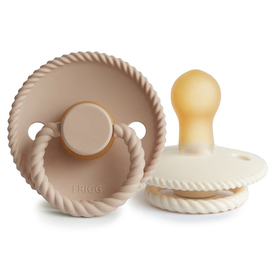 https://www.vanastenbabysuperstore.nl/media/catalog/product/8/2/8292800167_1_fopspeen_frigg_rope_06mnd_creamcroissant_2st.jpg