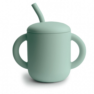 https://www.vanastenbabysuperstore.nl/media/catalog/product/8/2/8292800237_1_rietjesbeker_mushie_cambridge_blue.png