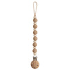 https://www.vanastenbabysuperstore.nl/media/catalog/product/8/2/8292800245_1_speenketting_mushie_luna_faux_wood.jpg