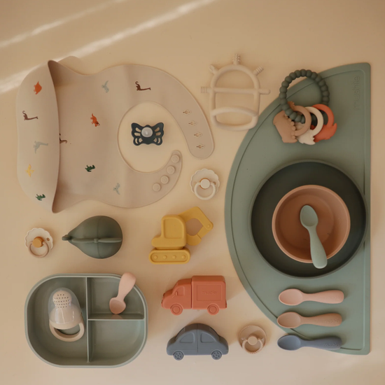 https://www.vanastenbabysuperstore.nl/media/catalog/product/8/2/8292800246_2_lepels_mushie_siliconen_small_cambridge_blueshifting_sand_2st.png