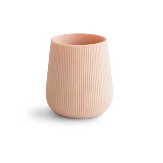 https://www.vanastenbabysuperstore.nl/media/catalog/product/8/2/8292800248_1_beker_mushie_starter_blush.png