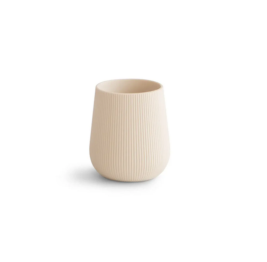 https://www.vanastenbabysuperstore.nl/media/catalog/product/8/2/8292800250_1_beker_mushie_starter_shifting_sand.png