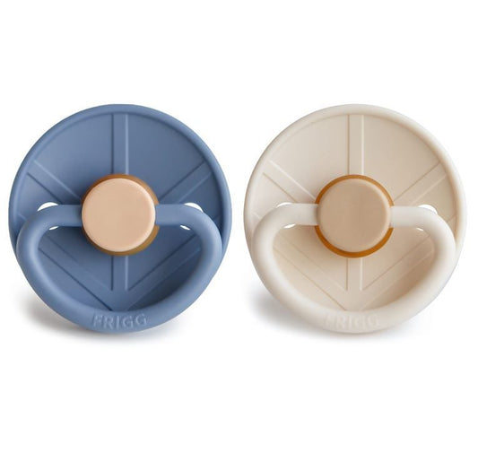 https://www.vanastenbabysuperstore.nl/media/catalog/product/8/2/8292800260_2_fopspeen_frigg_little_viking_618mnd_ocean_viewpowder_blue_2st.jpg