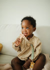 https://www.vanastenbabysuperstore.nl/media/catalog/product/8/2/8292820008_2_speenketting_mushie_linnen_olivesand.jpg
