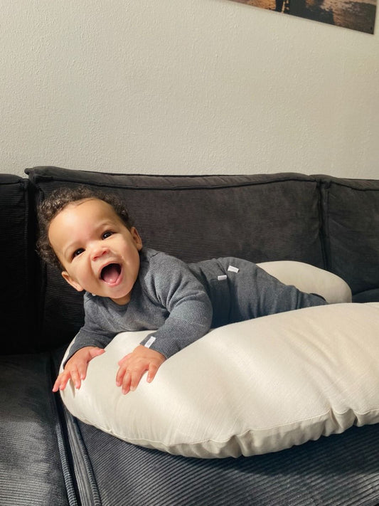 https://www.vanastenbabysuperstore.nl/media/catalog/product/8/4/8461750001_1_voedingskussen_zwangerschapskussen_funnababy_muslin_sand.jpg