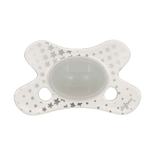https://www.vanastenbabysuperstore.nl/media/catalog/product/8/5/8502800101_1_fopspeen_difrax_natural_12_mnd_2.jpg