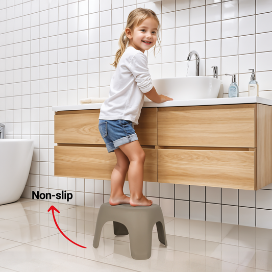 https://www.vanastenbabysuperstore.nl/media/catalog/product/8/6/8690089071286_1_step_up_stool_dolu_nonslip_stone_grey.png