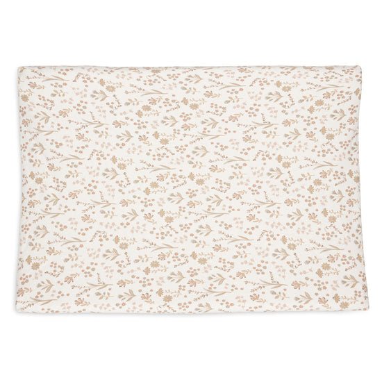 https://www.vanastenbabysuperstore.nl/media/catalog/product/8/7/8717329393301_2_aankleedkussenhoes_jollein_jersey_bloomy.jpg