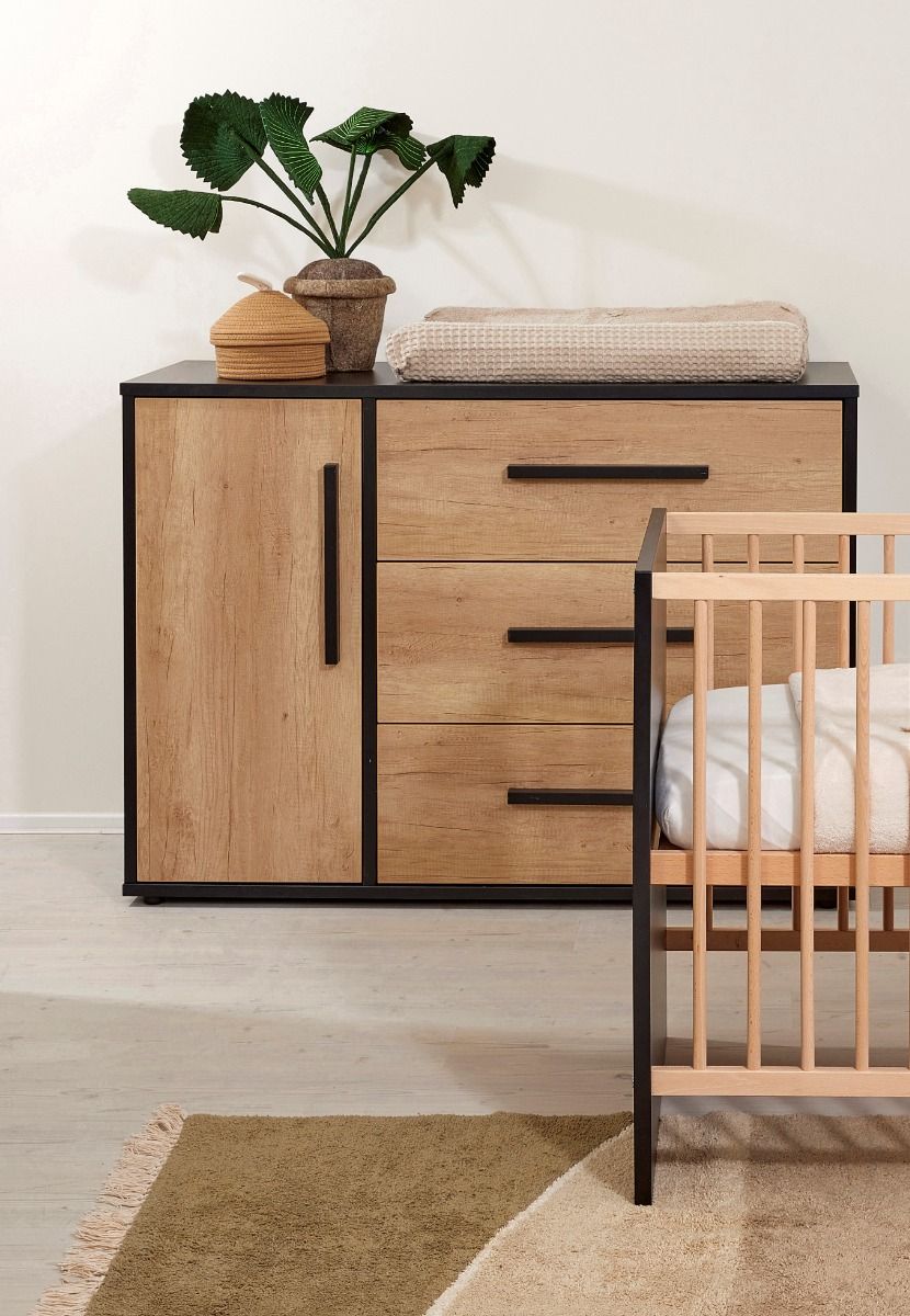 https://www.vanastenbabysuperstore.nl/media/catalog/product/9/0/9060020036_1_commode_xl_lucas.jpg