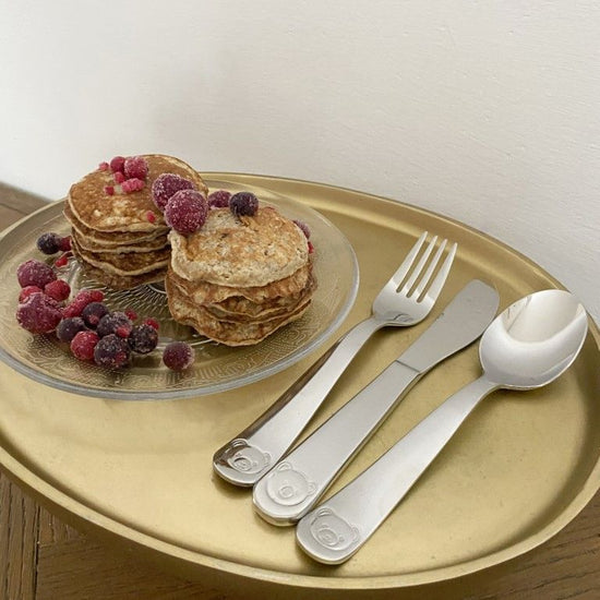 https://www.vanastenbabysuperstore.nl/media/catalog/product/9/1/9182800003_2_bestekset_royal_vkb_zilver.jpg