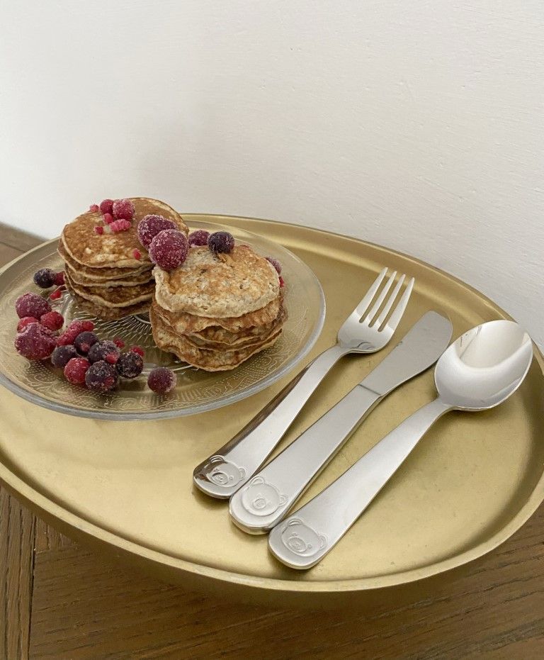 https://www.vanastenbabysuperstore.nl/media/catalog/product/9/1/9182800003_2_bestekset_royal_vkb_zilver.jpg