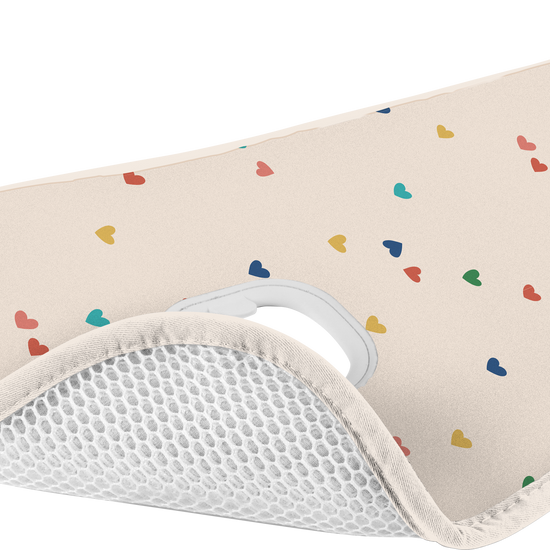 https://www.vanastenbabysuperstore.nl/media/catalog/product/9/3/9351120014_02_Buggy_Inleg_Aeromoov_Confetti_Hearts.png