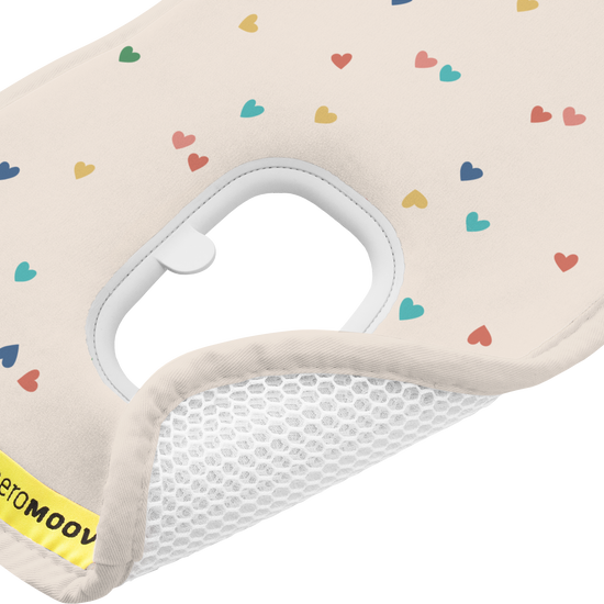 https://www.vanastenbabysuperstore.nl/media/catalog/product/9/3/9351210047_02_Autostoel_Inleg_Aeromoov_0_Confetti_Hearts.png