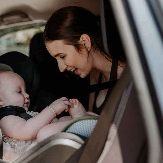 https://www.vanastenbabysuperstore.nl/media/catalog/product/9/3/9351210048_02_Autostoel_Inleg_Aeromoov_0_Moss.jpg