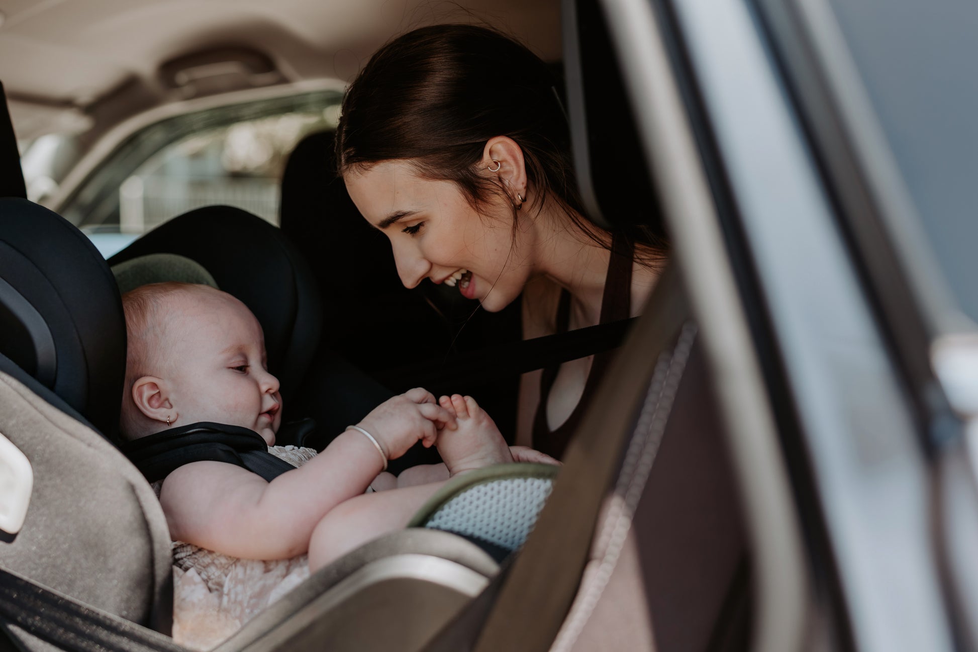https://www.vanastenbabysuperstore.nl/media/catalog/product/9/3/9351210048_02_Autostoel_Inleg_Aeromoov_0_Moss.jpg
