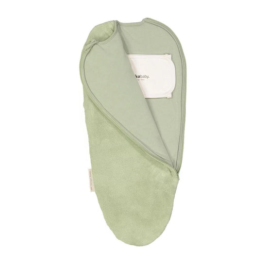https://www.vanastenbabysuperstore.nl/media/catalog/product/9/3/9352150058_2_slaapzak_puckababy_mini_36mnd_teddy_olive.jpg