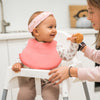 https://www.vanastenbabysuperstore.nl/media/catalog/product/9/4/9422110007_2_slabber_babyono_siliconen_roze.jpg