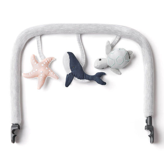https://www.vanastenbabysuperstore.nl/media/catalog/product/9/4/9442400001_1_speelboog_ergobaby_bouncer_evolve_ocean_wonders.jpg