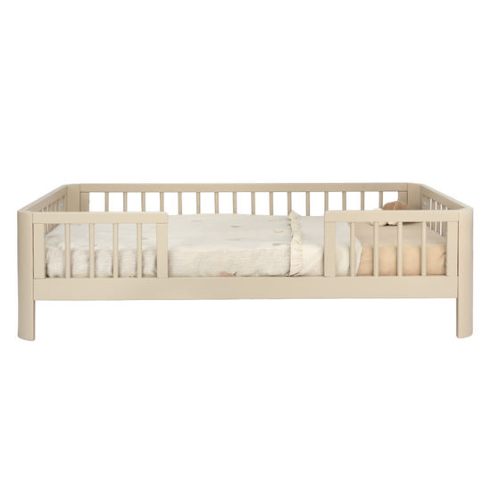 https://www.vanastenbabysuperstore.nl/media/catalog/product/9/5/9510070005_2_peuterbed_novi_at_homer_feline_ronde_hoek_70x140_sand.png