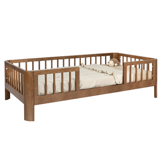 Peuterbed Novi Feline 70x140 Walnut (Ronde Hoek)