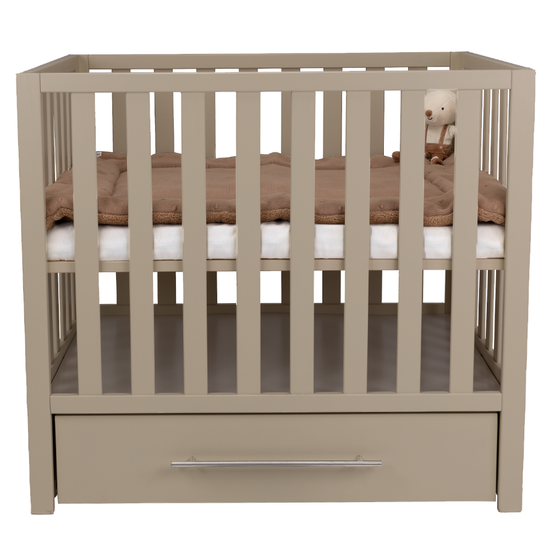 https://www.vanastenbabysuperstore.nl/media/catalog/product/9/5/9511500011_02_box_patryk_met_lade_sand.png