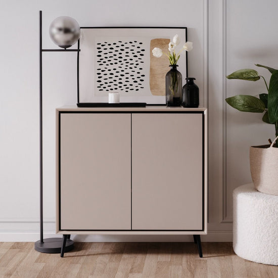 https://www.vanastenbabysuperstore.nl/media/catalog/product/9/5/9580020020_1_commode_finori_arona_capuccinoblack.jpg