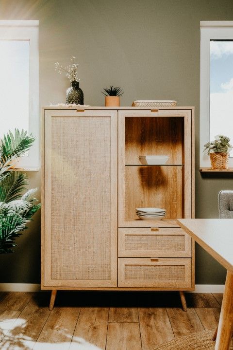https://www.vanastenbabysuperstore.nl/media/catalog/product/9/5/9580040002_1_kast_highboard_finori_bali_eikenriet_decor_2deurs.jpg