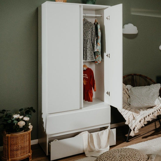 https://www.vanastenbabysuperstore.nl/media/catalog/product/9/5/9580040003_1_kast_finori_image_wit_2deurs.jpg