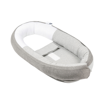 https://www.vanastenbabysuperstore.nl/media/catalog/product/9/9/9922100243_1_babynest_doomoo_cocoon_classic_grey.png