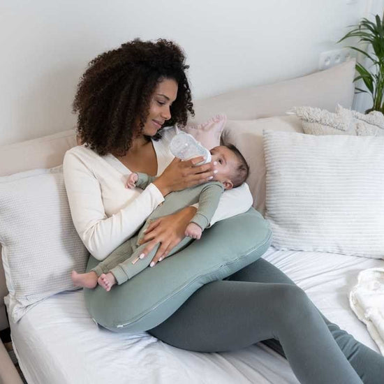 https://www.vanastenbabysuperstore.nl/media/catalog/product/9/9/9922100280_2_voedingskussen_doomoo_softy_tetra_jersey_green.jpg