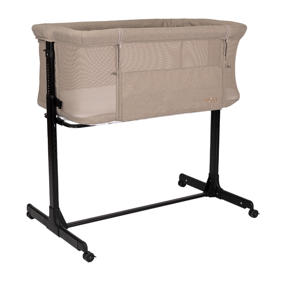https://www.vanastenbabysuperstore.nl/media/catalog/product/9/9/9960060006_2_cosleeper_novi_at_homer_amy_air_taupe.png