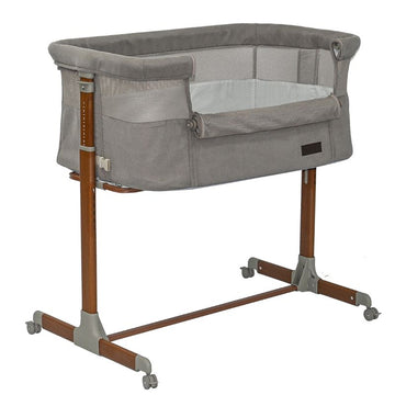 https://www.vanastenbabysuperstore.nl/media/catalog/product/9/9/9960060007_1_cosleeper_novi_at_homer_goodnight_premium_walnuttimeless_taupe.jpg