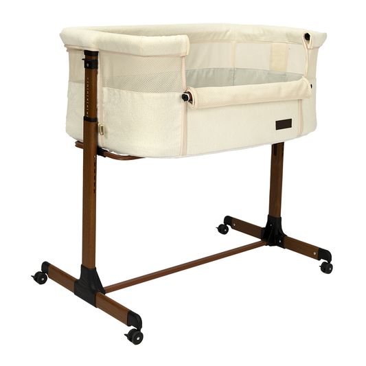 https://www.vanastenbabysuperstore.nl/media/catalog/product/9/9/9960060009_1_cosleeper_novi_at_homer_goodnight_premium_walnutboucle_beige.png