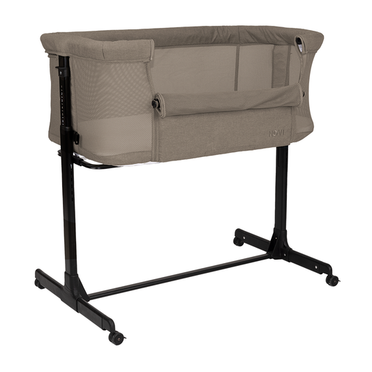 https://www.vanastenbabysuperstore.nl/media/catalog/product/9/9/9960090003_1_Co_Sleeper_Novi_at_Home_Kyra_Air_Hazel_Melange_17_1768302250.png
