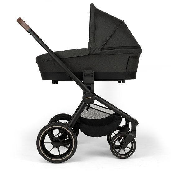 https://www.vanastenbabysuperstore.nl/media/catalog/product/9/9/9961100011_2_kinderwagen_novi_babyr_nena_pro_black_melange.png