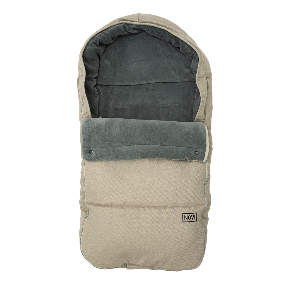 https://www.vanastenbabysuperstore.nl/media/catalog/product/9/9/9961120175_2_voetenzak_novi_babyr_cozy_solid_sand_1768279139.png