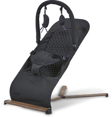 https://www.vanastenbabysuperstore.nl/media/catalog/product/9/9/9961740035_1_Wipstoel_Bouncer_Novi_at_Home_Lotus_Solid_Black.png