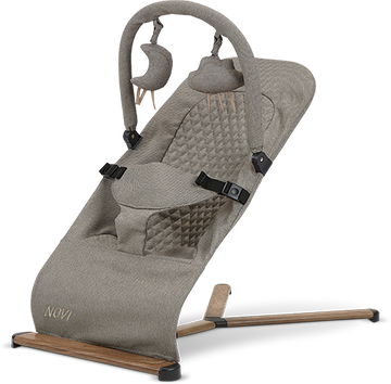 https://www.vanastenbabysuperstore.nl/media/catalog/product/9/9/9961740036_1_Wipstoel_Bouncer_Novi_at_Home_otus_Solid_Hazel.png