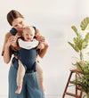 BabyBjörn Babyslabbetje tot Voetenzak Harmony - Wit - BabyBjörn - OneSize - Kwijlsjaaltjes