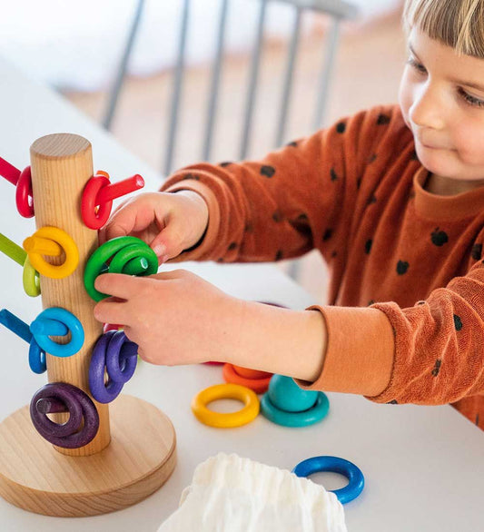 Grimms Houten Speelgoed - Helper bouwringen sorteren Rainbow - Grimms - OneSize - Blokken