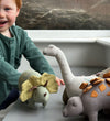 ThreadBear Knuffel - 24 cm - De dinosaurusdriewieler - ThreadBear - OneSize - Knuffels