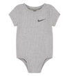Nike Romper s/s - Birch Heather - Nike - 6 mnd - Rompers Korte Mouw