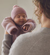 Huttelihut Babymuts - Wol - Woodrose m. Pom-Pom - Huttelihut - 3-6 mnd - Babymutsen