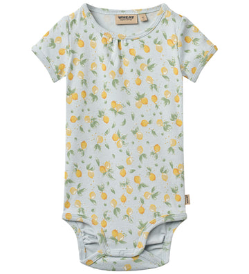 Wheat Romper s/s - Linet - Summer Blue Citrus - Wheat - 74 - Rompers Korte Mouw
