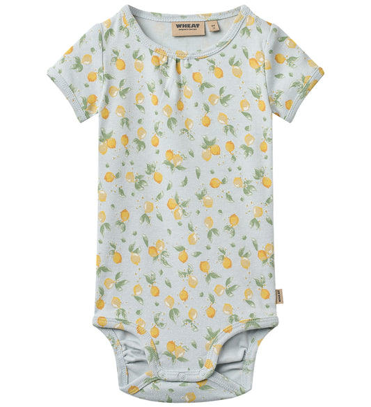 Wheat Romper s/s - Linet - Summer Blue Citrus - Wheat - 74 - Rompers Korte Mouw