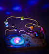 B. toys Doolhof m. Geluid/Licht - Hout - Verbazingwekkende Zeeën - B. toys - OneSize - Activiteitenspeelgoed